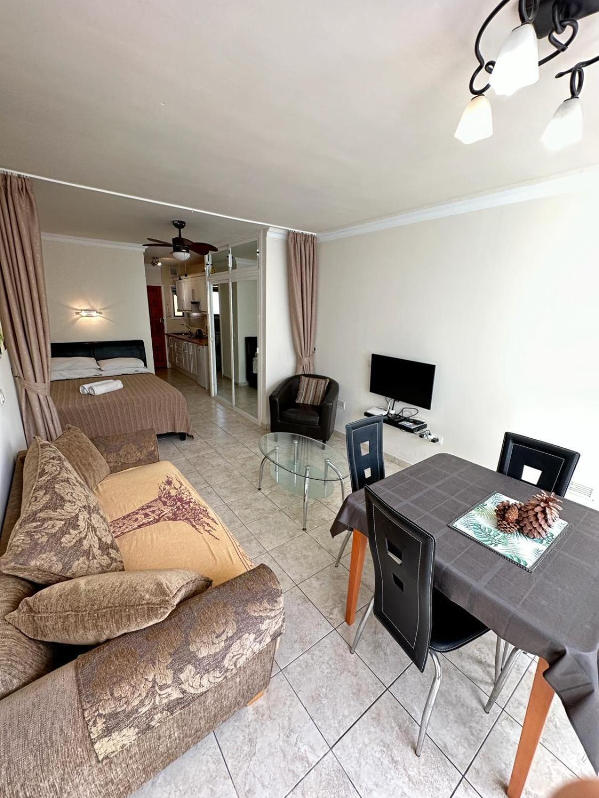 Firstline Apartment Los Cristianos Arona  Ngoại thất bức ảnh