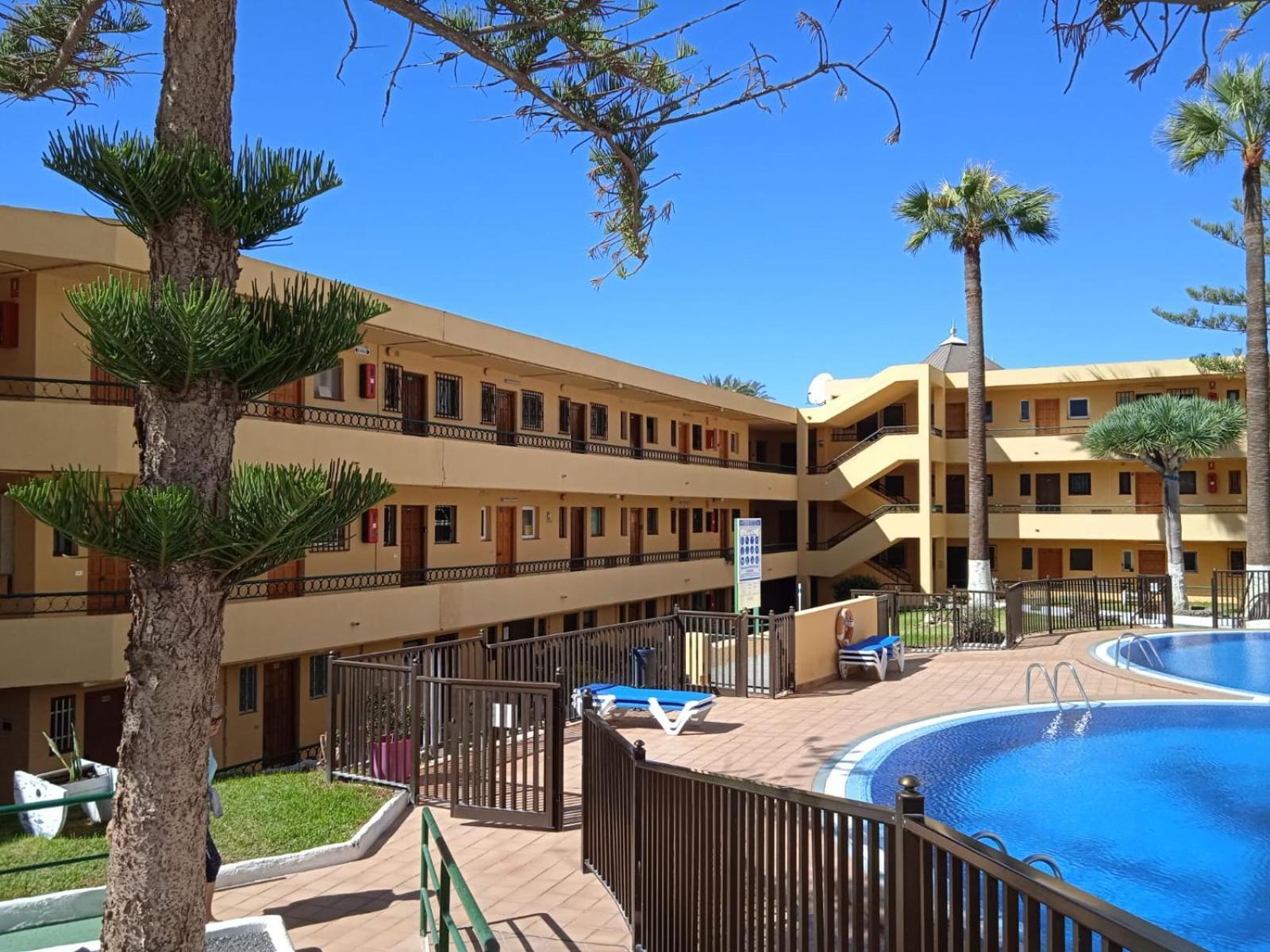 Firstline Apartment Los Cristianos Arona  Ngoại thất bức ảnh